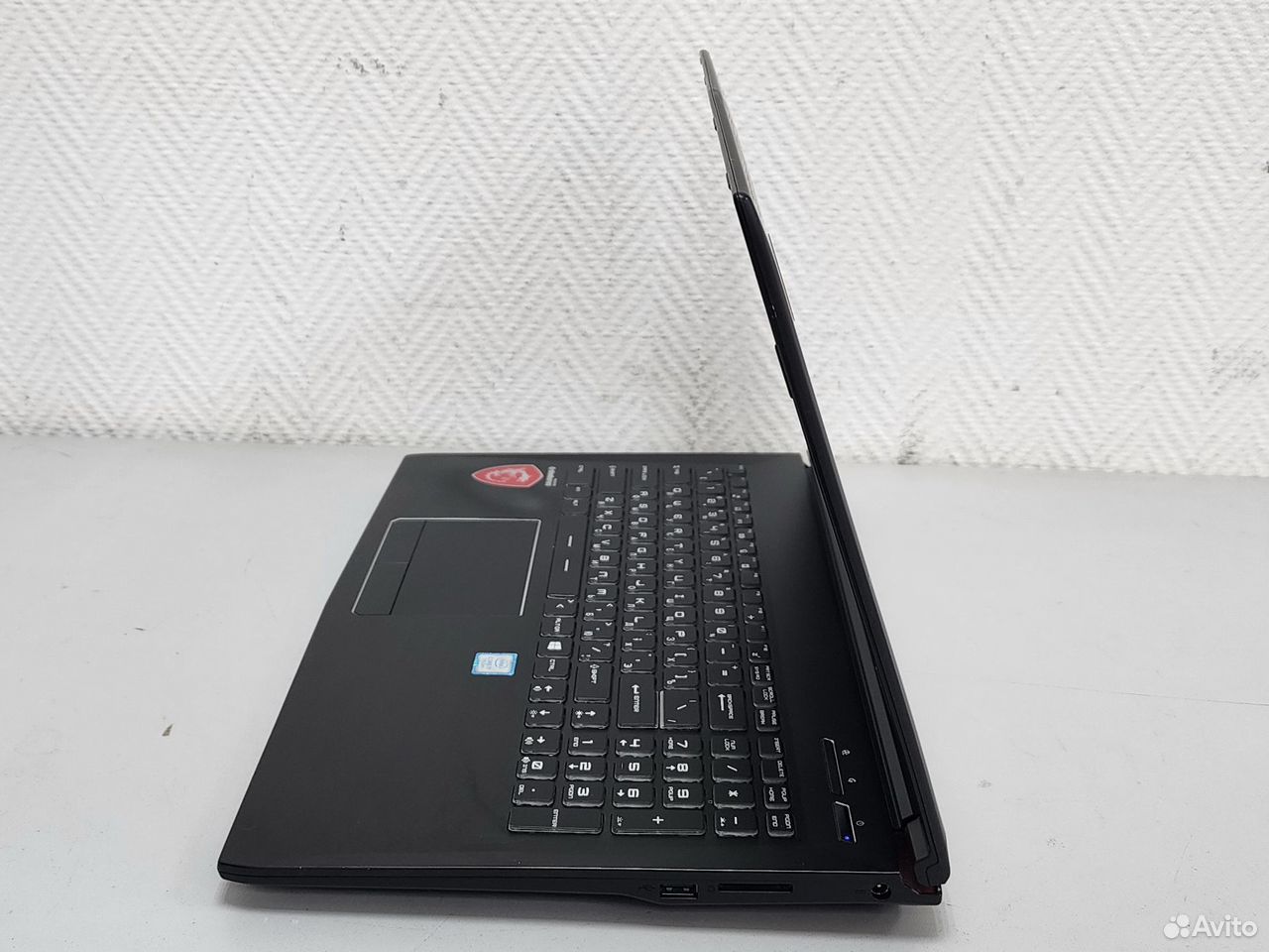 Игровой i7-7700HQ/8Gb/SSD 128Gb+1Tb/GTX 1050/15.6"