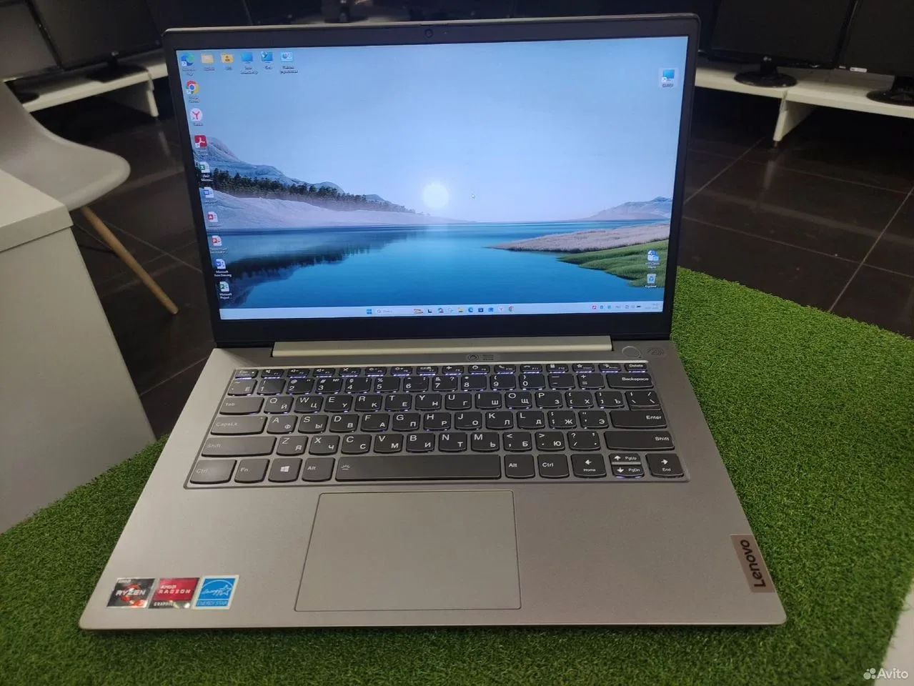 Ноутбук 15.6" Lenovo AMD R3 4300U/16G/256G #145 — фото 1