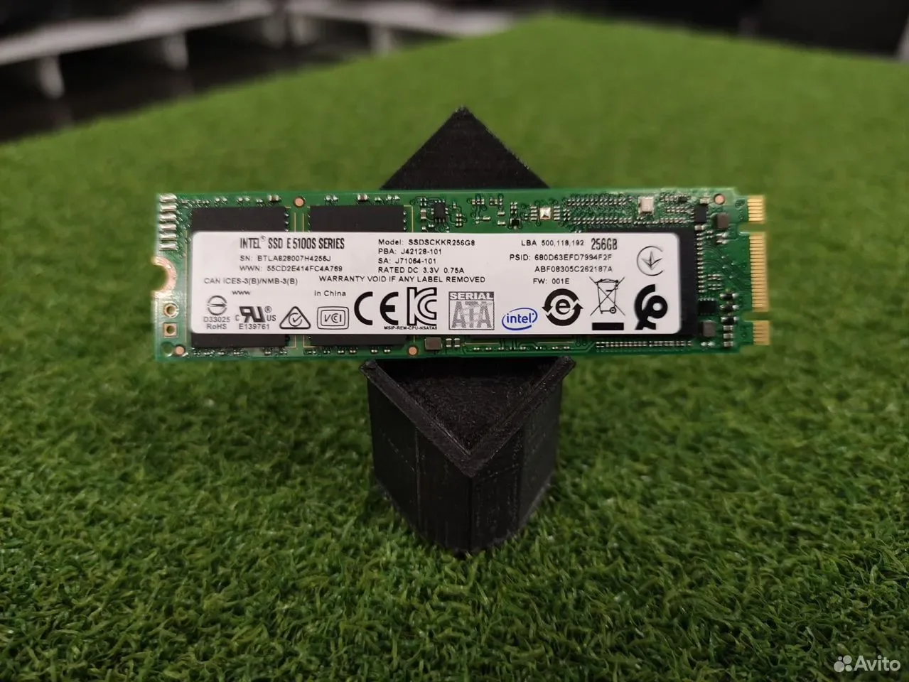 SSD Накопитель M2 256Gb Intel — фото 1