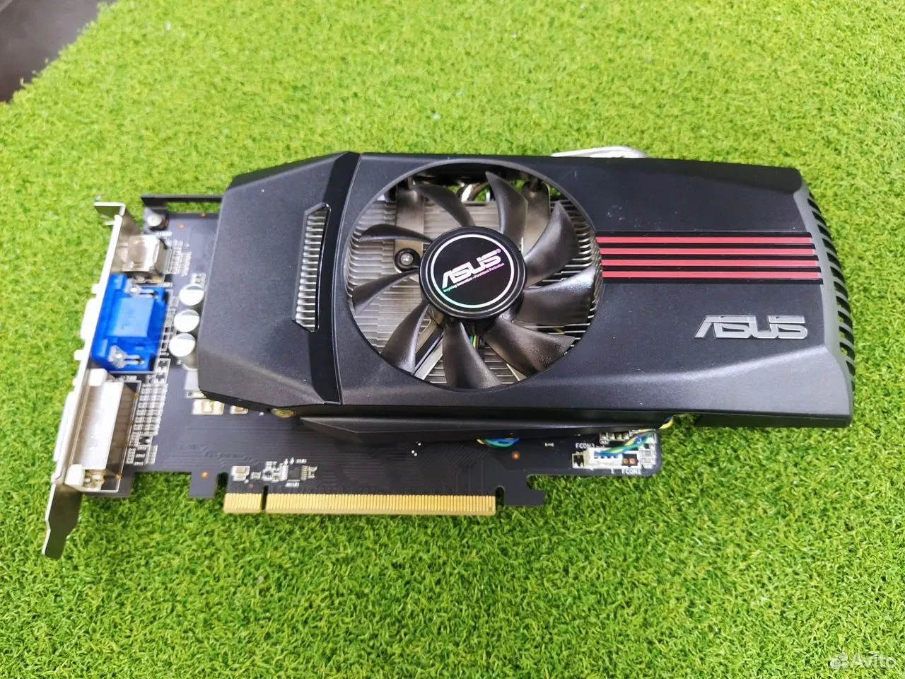 Видеокарта asus AMD HD6770 1Gb — фото 1
