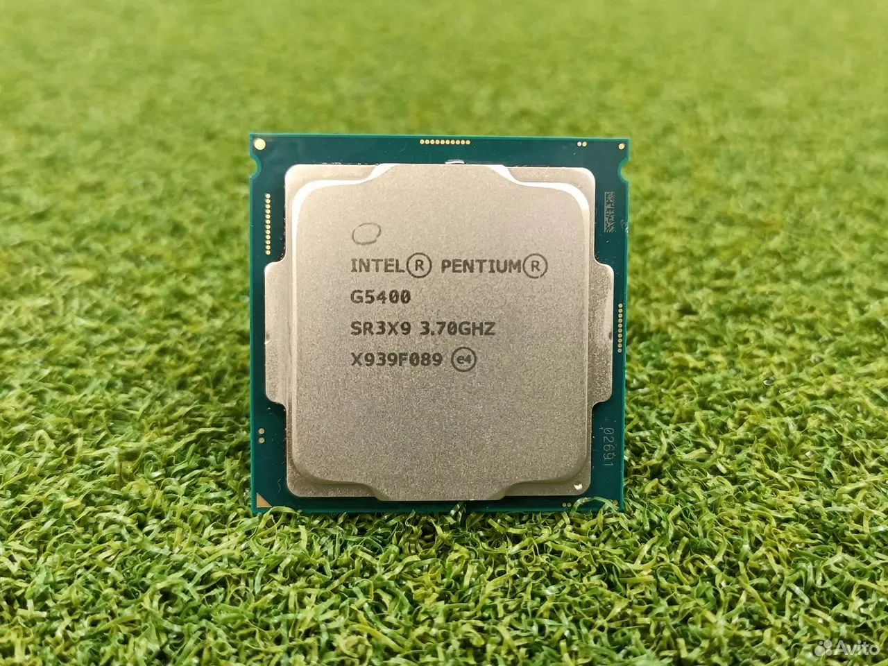Процессор Intel Pentium Gold G5400 LGA 1151v2 — фото 1