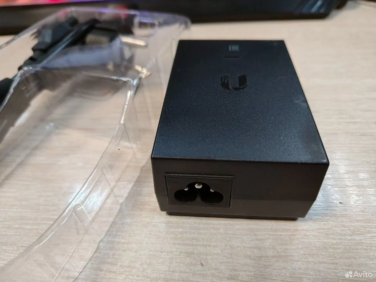 Блок питания ubiquiti POE-48-24W(EU) — фото 2