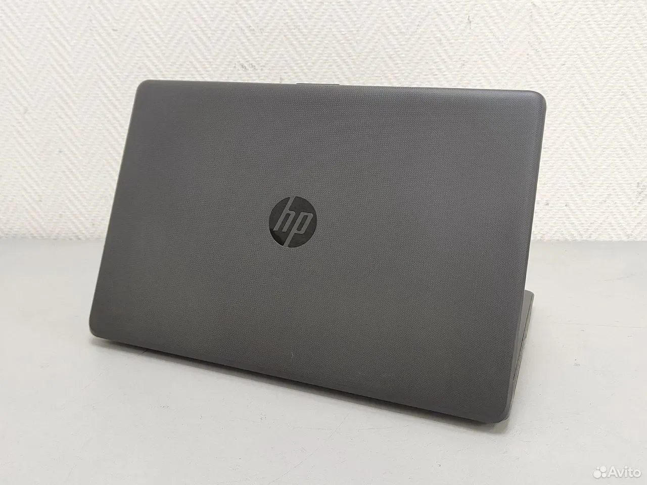 Ноутбук HP AMD E2-9000e/4Gb/SSD 256Gb/Radeon R2 — фото 2