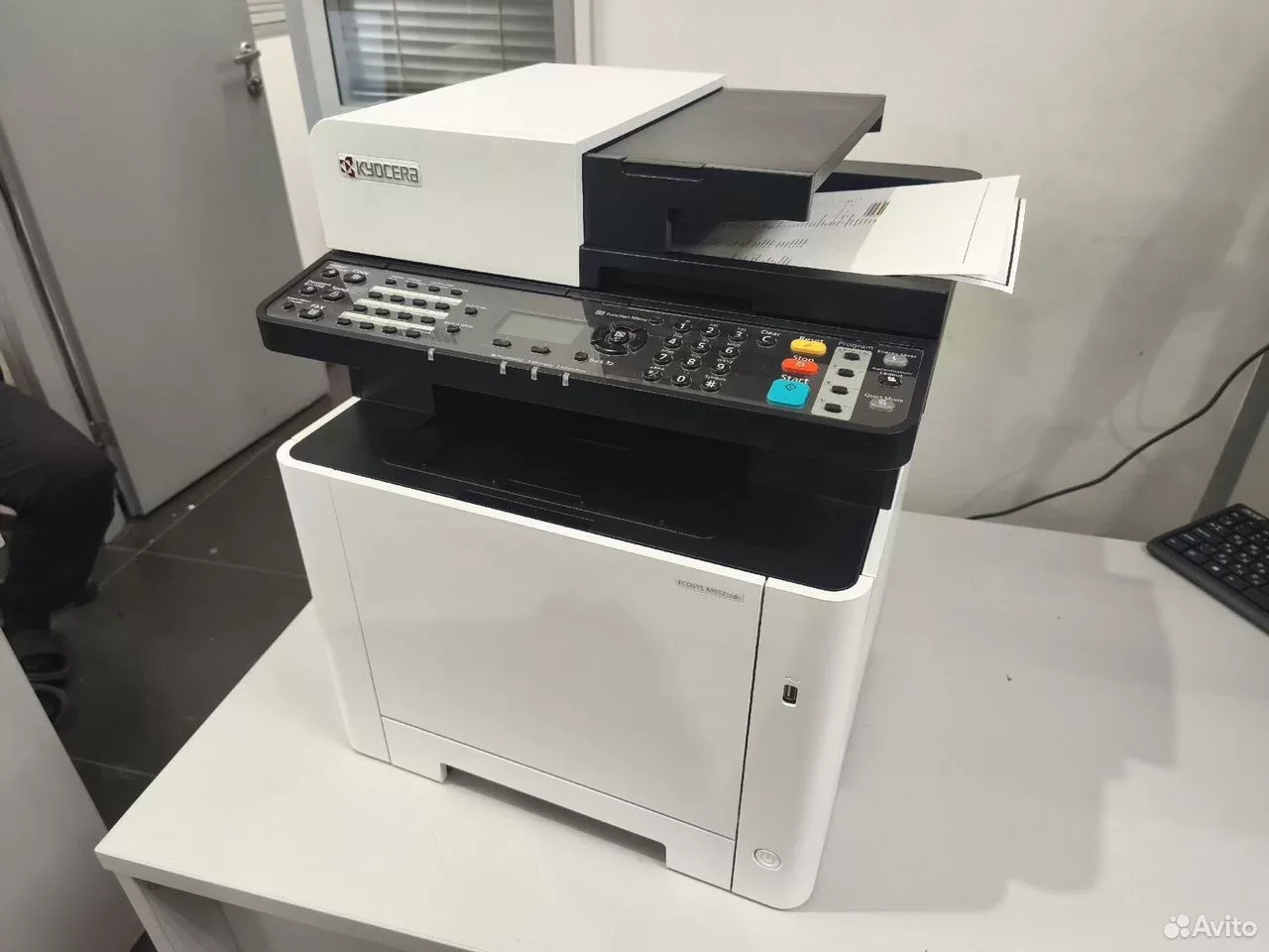 Мфу цветное лазерное Kyocera M5521cdn новые картри — фото 1