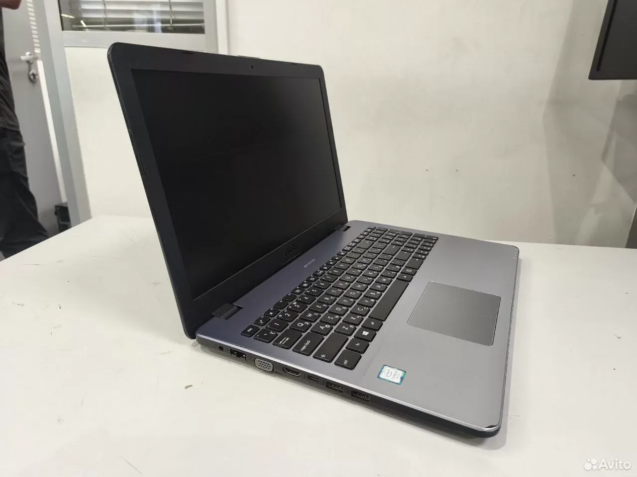 Ноутбук Asus i5 7200U/8Gb/ SSD/ GeForce mx150 #208 — фото 5
