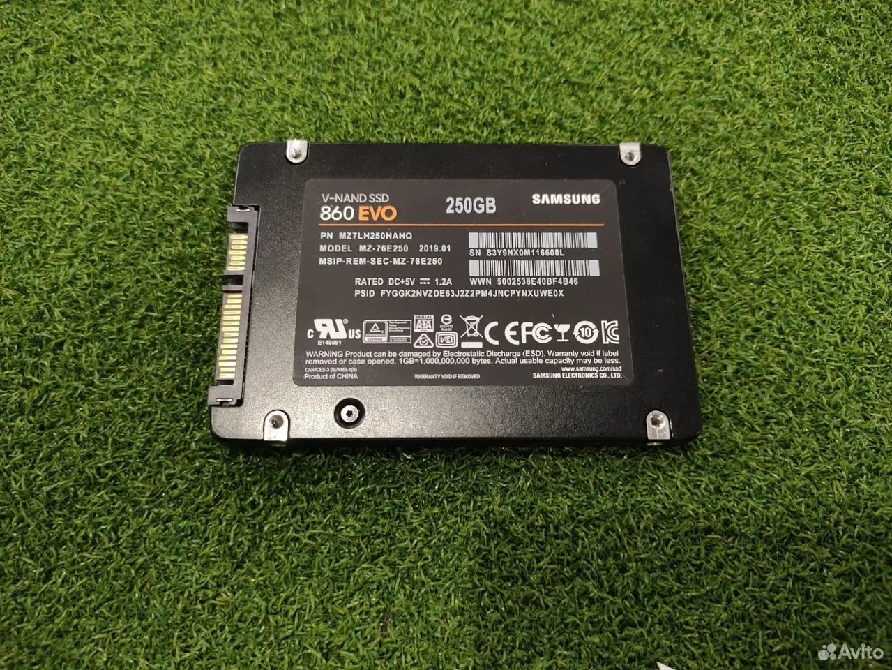 SSD Накопитель 250Gb Samsung 860 EVO #08L — фото 1