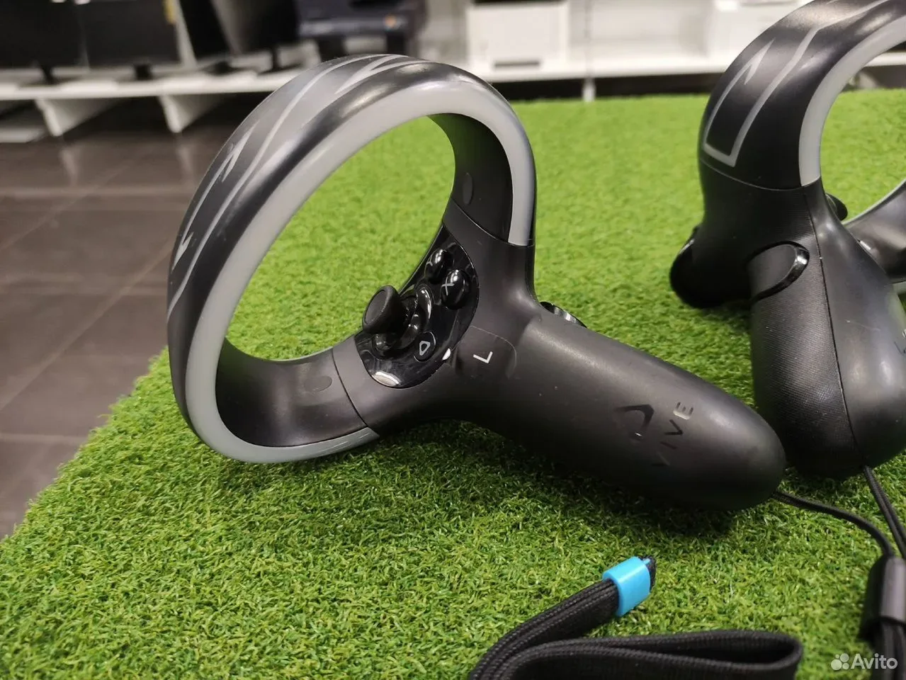 Контроллеры для HTC Vive Cosmos — фото 2