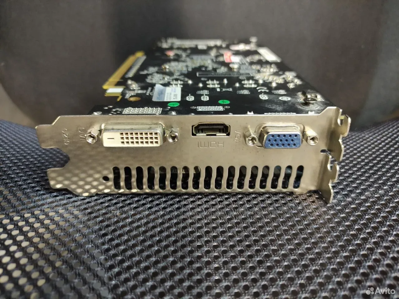 Видеокарта Sapphire nitro AMD Radeon R7 350 2G — фото 2