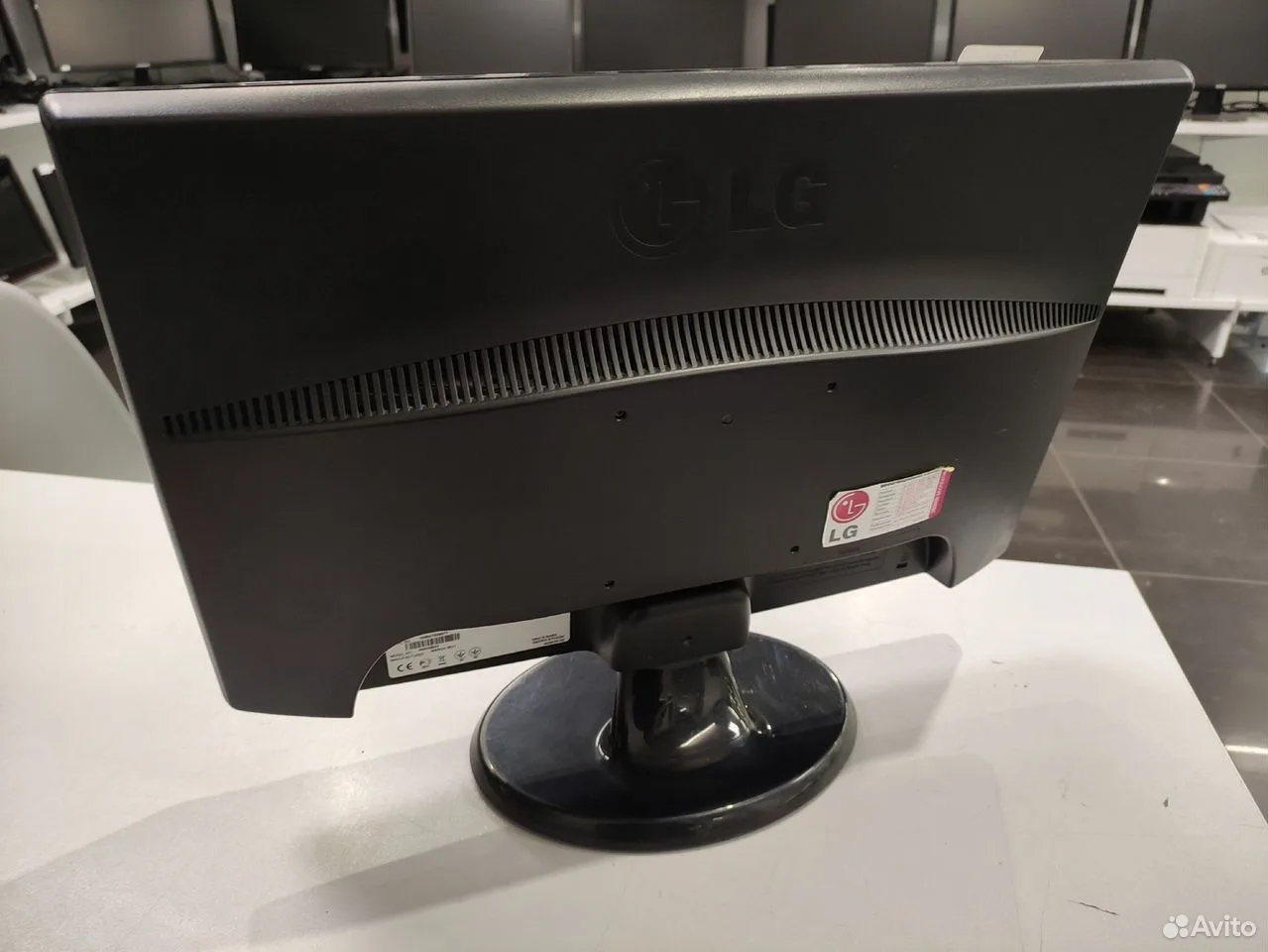 Монитор LG 20" W2043C-PF VGA Полоса — фото 3