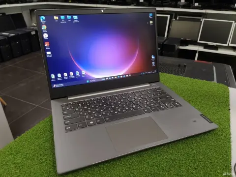 Ноутбук 14" Lenovo i3 10Gen/ddr 8G/SSD 256G #127