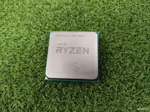 Процессор AMD Ryzen 3 PRO 3200G sAM4