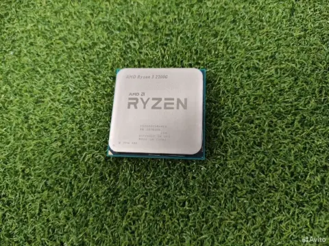 Процессор AMD Ryzen 3 2200G AM4