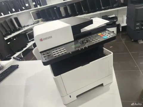 Мфу Kyocera M2040dn почти новый